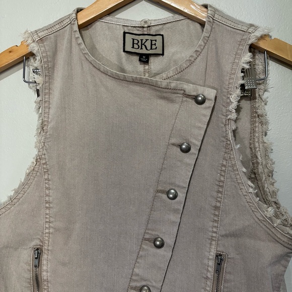 BKE Button Accent Zipper Pocketed Denim Jean Vest Size Medium - Picture 2 of 7